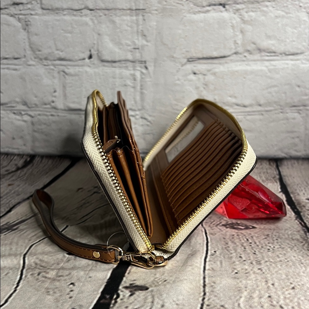 * 🌞Spring Vibes🍀 Michael Kors Jet Set Charm LG Signature Envelope Wallet - Picture 6 of 13